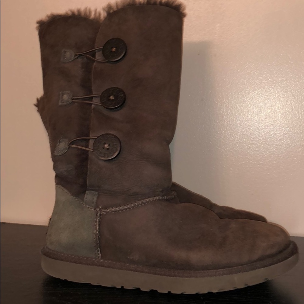 3 button Ugg boots